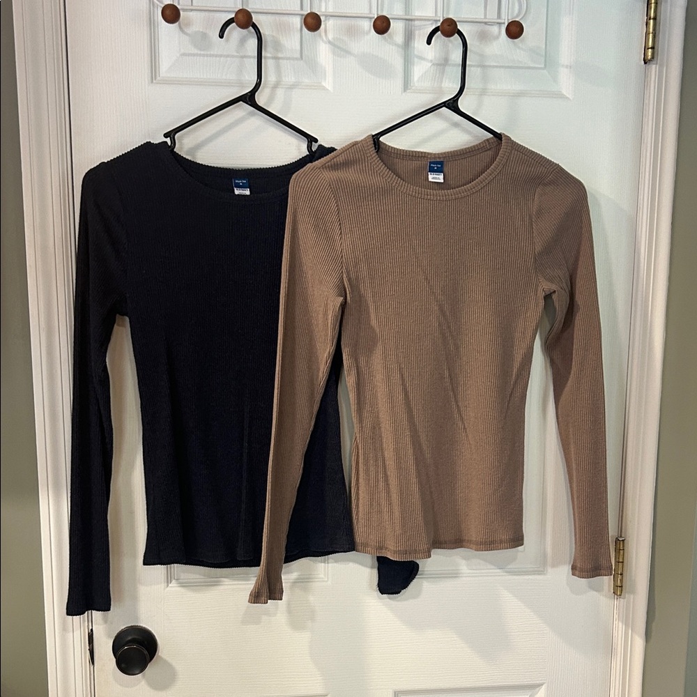2 Old Navy Women’s Navy and Tan Long Sleeve Tops